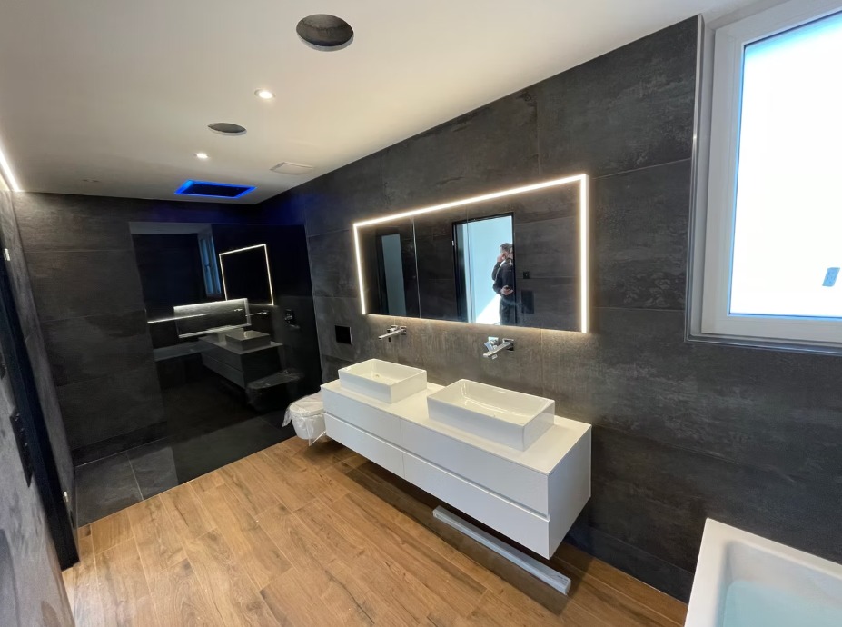Grossformatige Platten im Badezimmer